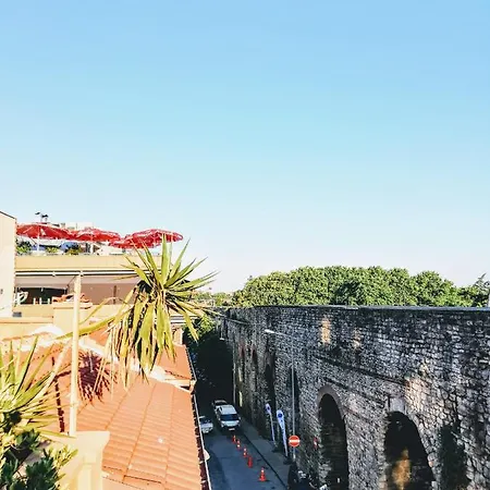 No 1 House By Valence Hotel