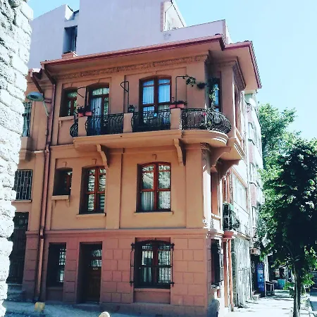 No 1 House By Valence Hotel 2*