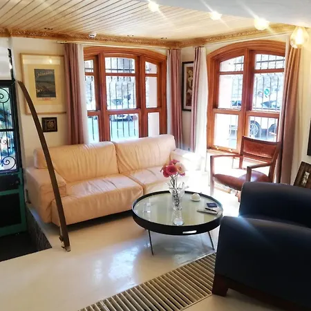 No 1 House By Valence Hotel