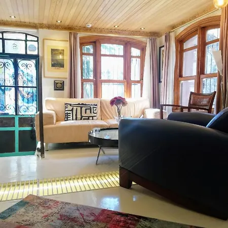 No 1 House By Valence מלון 2*