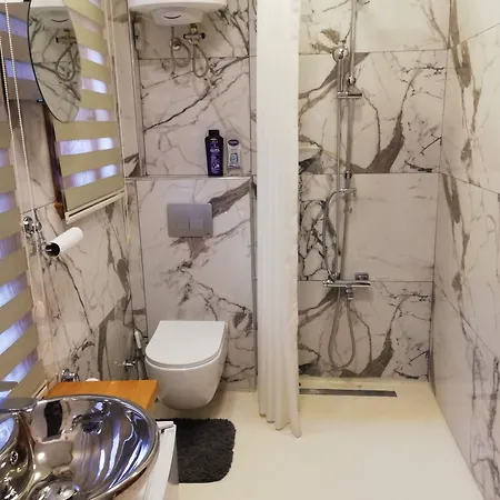 No 1 House By Valence 酒店