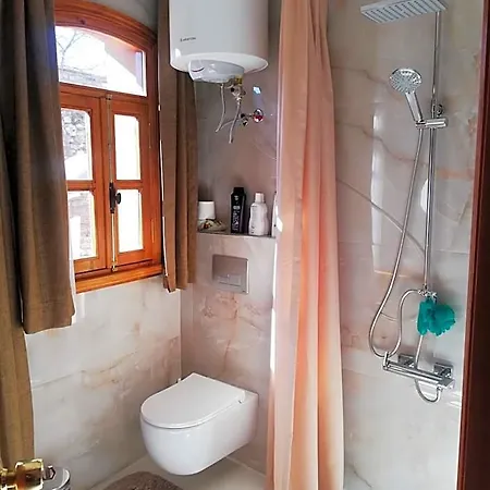 No 1 House By Valence מלון