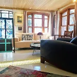 No 1 House By Valence מלון 2*