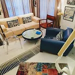 No 1 House By Valence מלון 2*
