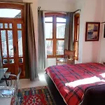 No 1 House By Valence מלון