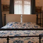 מלון No 1 House By Valence