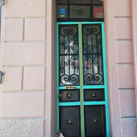 Szálloda No 1 House By Valence 2*