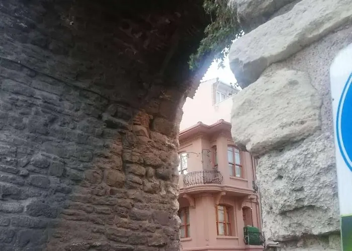 Отель No 1 House By Valence 2*