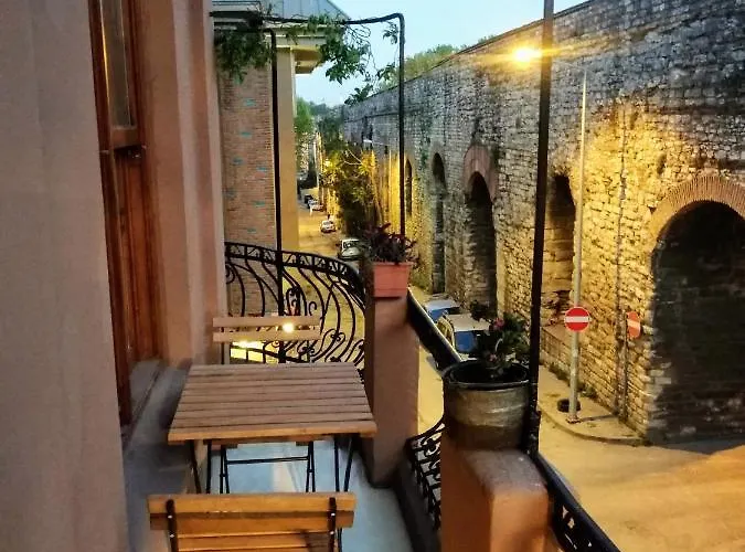 No 1 House By Valence Отель