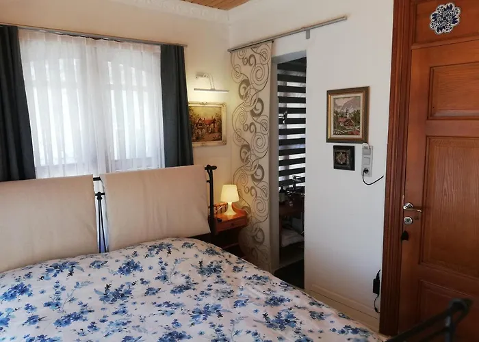 No 1 House By Valence Отель