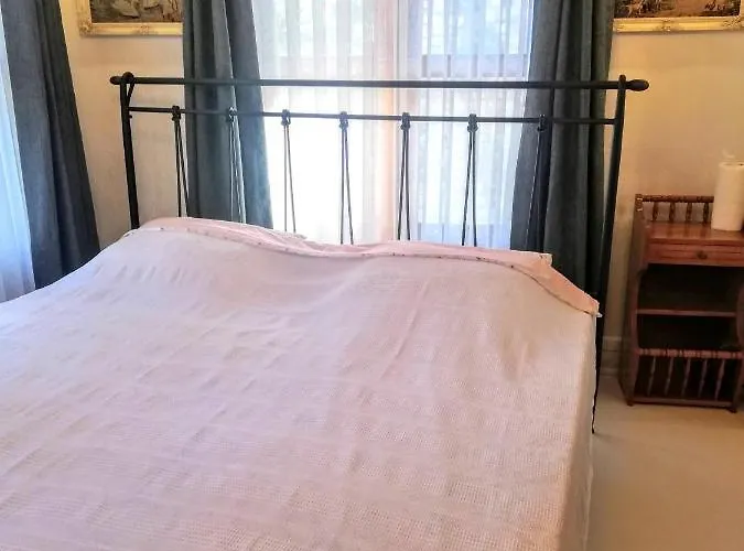 No 1 House By Valence 2*