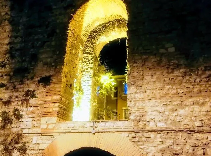 Отель No 1 House By Valence 2*