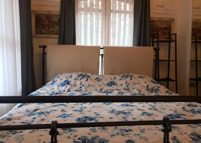 Отель No 1 House By Valence