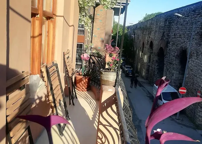 Отель No 1 House By Valence