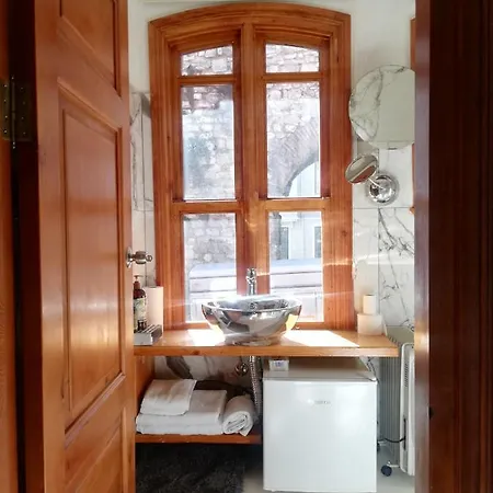 No 1 House By Valence Hotel