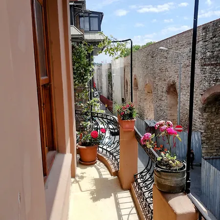 No 1 House By Valence 2*